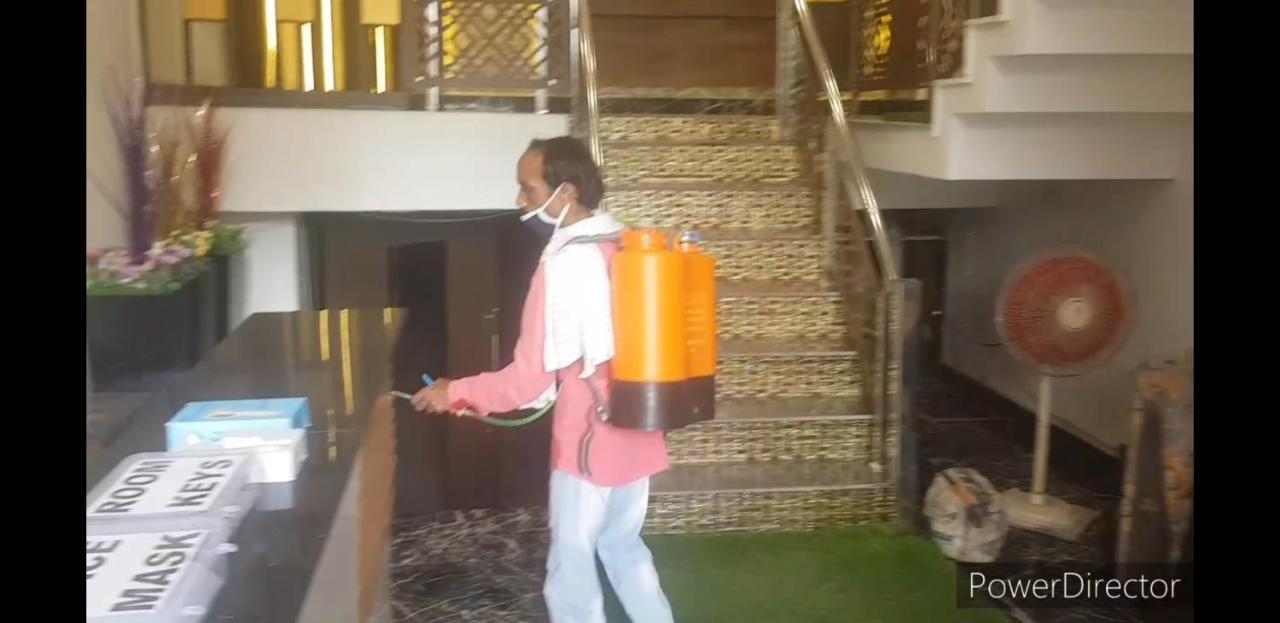 Hotel Soluxe Yamunānagar Esterno foto